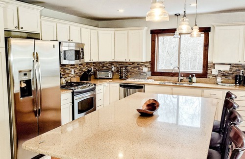 Red Lodge House | BEARTOOTH FOOTHILL RETREAT- Serenity near town with hot tub, sauna, game room