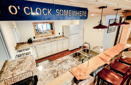 Red Lodge House | BEARTOOTH FOOTHILL RETREAT- Serenity near town with hot tub, sauna, game room