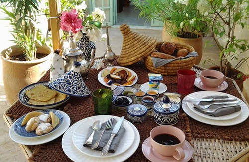 Talaa House | Beau Riad for Rent (breakfast service included)