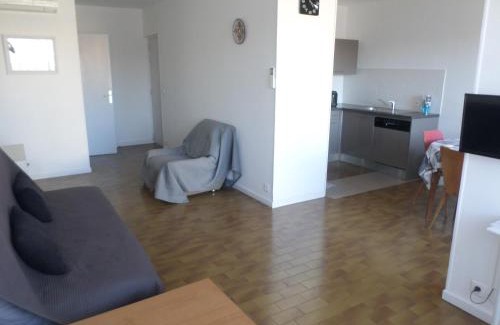 Carnon-Plage Apartment | Beau T2 (53m²) climatisé, parking, à Carnon plage (5 personnes) 300 m plage