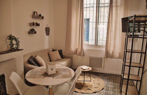 Beaucaire Apartment | Beaucaire cocoon 2/quais/cité médiévale/nature