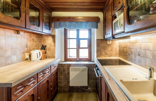 Lanov Villa | Beautiful private villa for 9 guests with WIFI, TV, terrace, pets allowed and parking