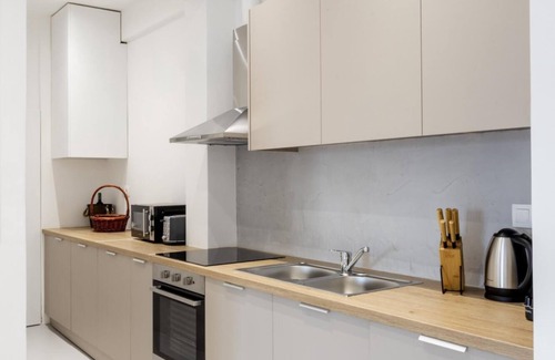 Athens Apartment | Beautiful 2 Bdrm apt in Athens