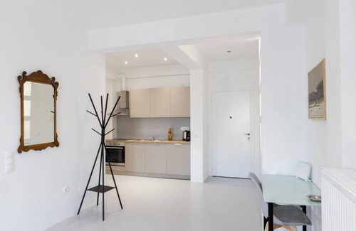 Athens Apartment | Beautiful 2 Bdrm apt in Athens