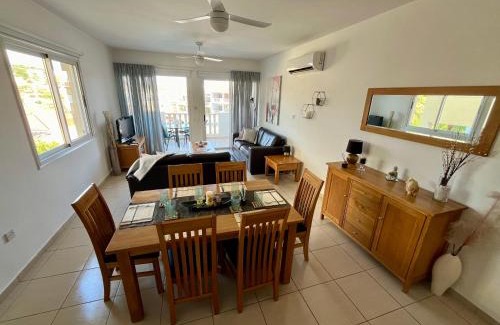 Peyia Town Apartment | Beautiful 2 Bed Apartment in Peyia Valley, Paphos