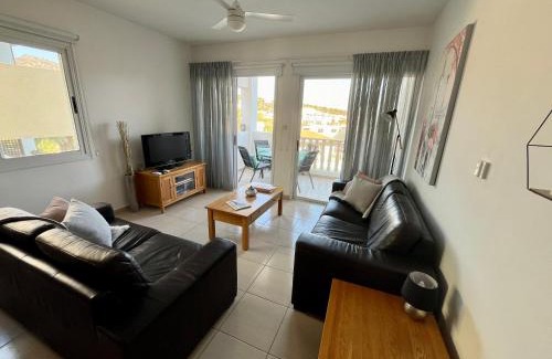 Peyia Town Apartment | Beautiful 2 Bed Apartment in Peyia Valley, Paphos