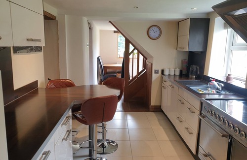 Hurst Green Cottage | Beautiful 2-bed Cottage in Hurst Green