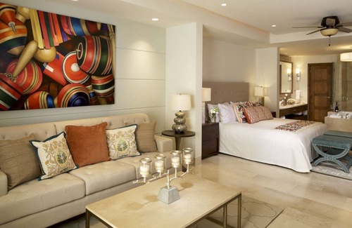 Los Cabos Resort | Beautiful 2 Bedroom Penthouse on private beach on the Pacific Ocean!