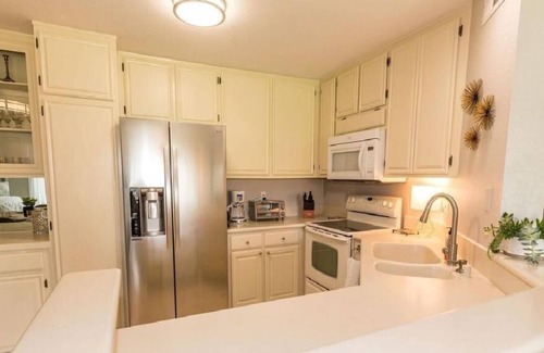 Rancho Bernardo Apartment | Beautiful 2 Br. Apartment (316923) by Houzlet