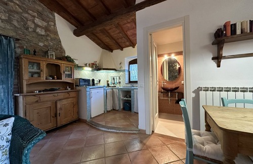Gavorrano Apartment | Beautiful, 200 year old natural stone house with pool, 20 minutes to the sea