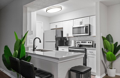 University Hills and Windsor Park Apartment | Beautiful 2BD/1BA in University Hills 3368