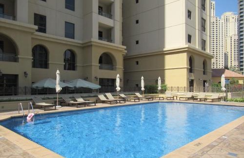 Dubai Marina Apartment | Beautiful 2BR & 4BR Apartments on JBR Beach, Walking Distance to Bluewaters Island - By Sunkissed Holiday Homes