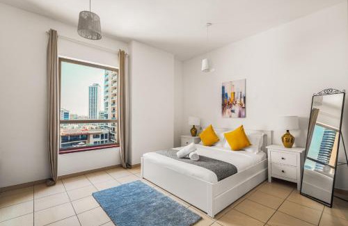 Dubai Marina Apartment | Beautiful 2BR & 4BR Apartments on JBR Beach, Walking Distance to Bluewaters Island - By Sunkissed Holiday Homes