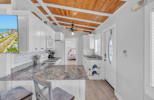 Summerland Key House | Beautiful 3 Bedroom Canal Front Home Located On A Private Airstrip