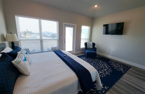 Corpus Christi House | Beautiful 3-BR townhome with WiFi, AC, W/D, plunge pool on North Padre Island