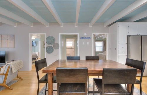 Yaupon Beach House | Beautiful 3BR,1Full BA, 2 Half BA - Hot tub, Walk to Beach, Dog Friendly, Sleeps