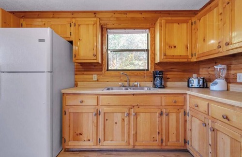 Byrdstown Cabin | Beautiful 6 Bed 3 Bath Cabin with Hot Tub and a Lakeview of Dale Hollow Lake #13