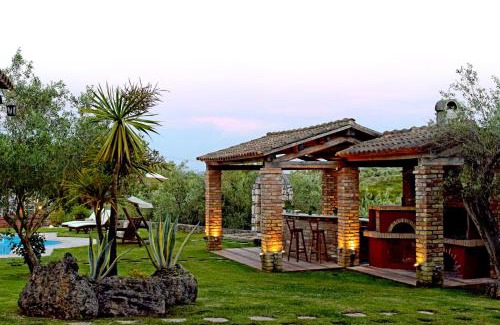 Gouvia Villa | Beautiful 9-Bed Villa in Gouvia with Tennis Court