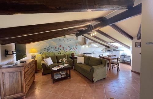 Montechiaro dʼAsti Apartment | Beautiful apartment for 2 guests with WIFI, A/C, TV, patio and pets allowed