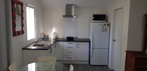 East Tamaki Apartment | Beautiful and Bright Studio Apartment Botany Downs