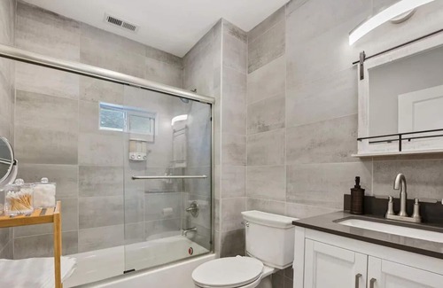 Near East Columbus Apartment | Beautiful and Spacious 3 Bedroom with FREE Parking
