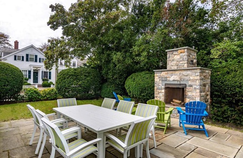 Edgartown House | Beautiful antique home in downtown Edgartown.