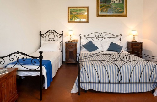 Greve in Chianti House | Beautiful apartment in villa with WIFI, TV, terrace, pets allowed, panoramic view and parking