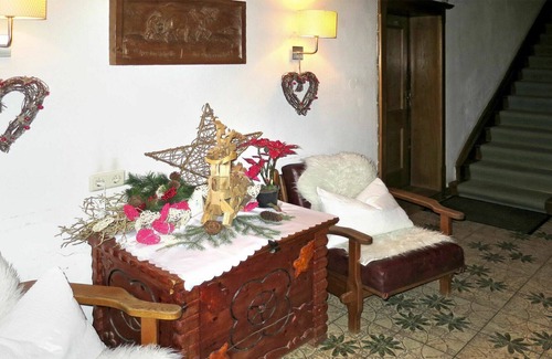 Zell am Ziller Villa | Beautiful apartment in villa for 3 guests with WIFI, TV, terrace, pets allowed and parking