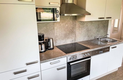 Hechthausen House | Beautiful apartment in villa for 8 guests with WIFI, pool, TV, terrace and pets allowed