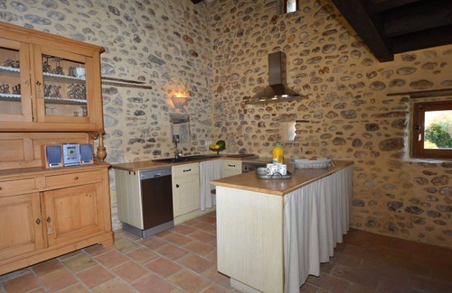Saint-Denis Apartment | Beautiful apartment for 6 people with WIFI, pool, TV and terrace