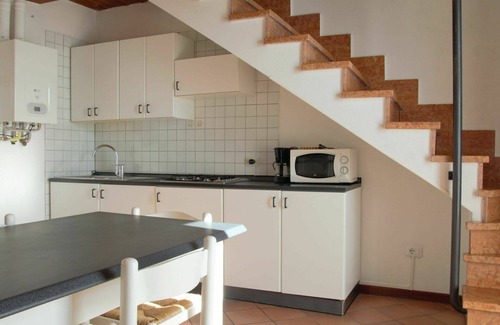 Costermano Apartment | Beautiful apartment for 4 people with A/C, WIFI, pool, TV, patio and pets allowed
