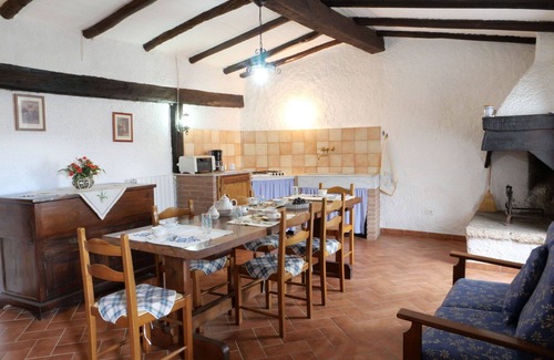 Roccastrada Villa | Beautiful apartment in villa for 4 guests with WIFI, TV and terrace