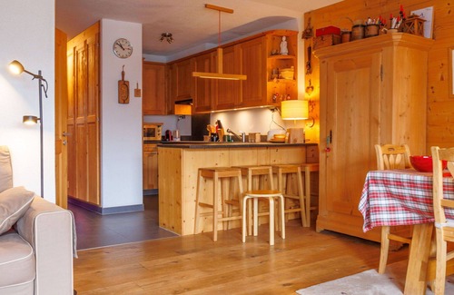 Champery Apartment | Beautiful apartment for 4 people with WIFI, TV, balcony and panoramic view