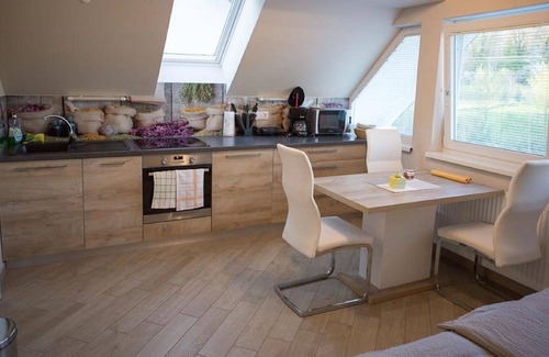 Lesce Apartment | Beautiful apartment for 4 people with WIFI, pool, A/C, TV and patio