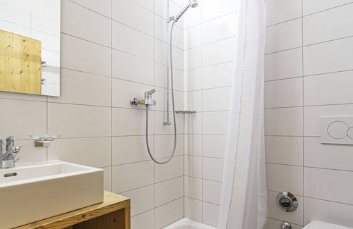Riddes Apartment | Beautiful apartment for 8 guests with WIFI, TV, terrace and pets allowed