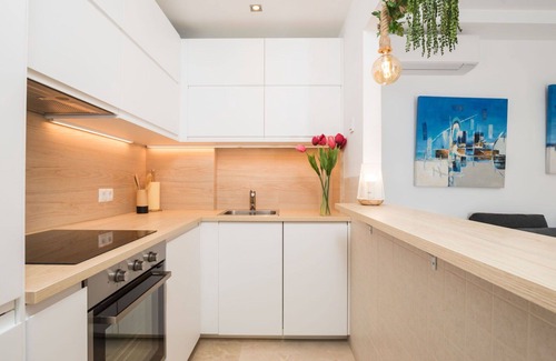 Cabrita Apartment | Beautiful apartment for 3 guests with WIFI, A/C, pool, TV and terrace