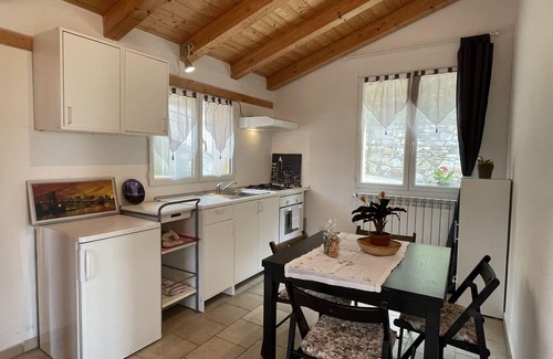 Pantasina Apartment | Beautiful apartment for 6 people with pool, TV, terrace, pets allowed and panoramic view