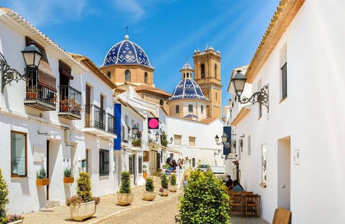 Altea Apartment | Beautiful apartment for 3 people with WIFI, TV, balcony and parking