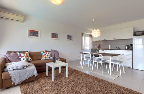 Zambratija Apartment | Beautiful apartment for 4 people with A/C, WIFI, pool, TV and terrace