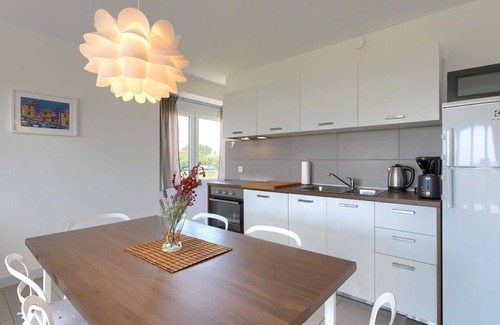 Zambratija Apartment | Beautiful apartment for 4 people with A/C, WIFI, pool, TV and terrace