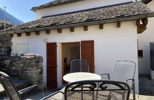 Augio Apartment | Beautiful apartment for 4 people with WIFI, TV, patio, pets allowed and panoramic view