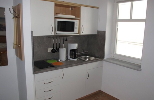 Sellin Villa | Beautiful apartment in villa for 2 guests with WIFI, TV, terrace and pets allowed