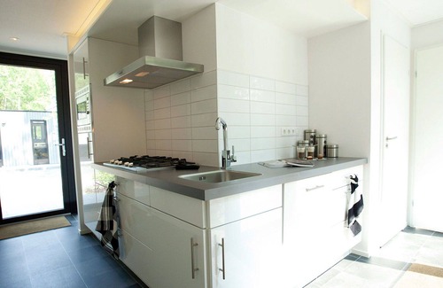 Belfeld House | Beautiful apartment in villa for 6 guests with WIFI, pool, TV and terrace