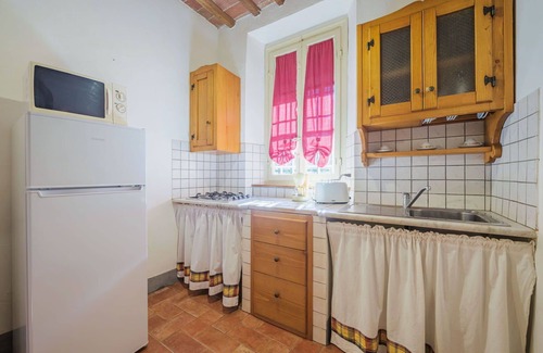 San Michele di Moriano Villa | Beautiful apartment in villa for 2 guests with pool, WIFI, TV and terrace