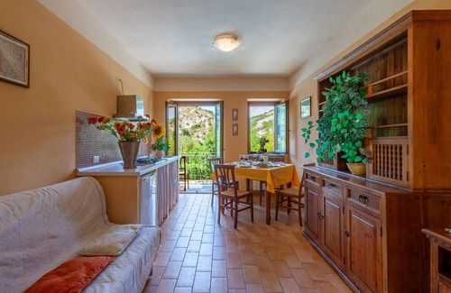 Apecchio Apartment | Beautiful apartment in Apecchio PU