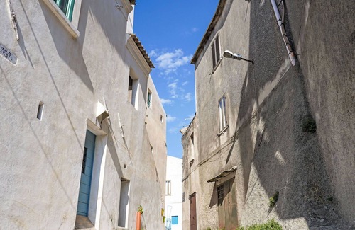 Strongoli Apartment | Beautiful apartment for 3 people with WIFI, balcony and pets allowed