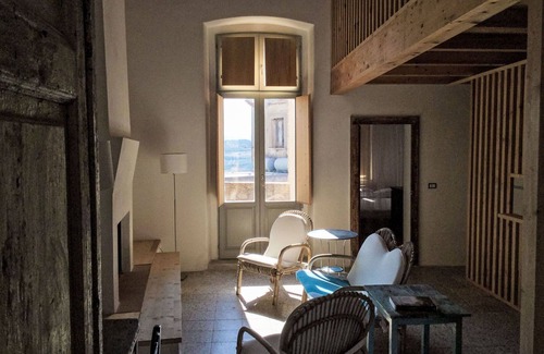 Strongoli Apartment | Beautiful apartment for 4 guests with WIFI, balcony, pets allowed and panoramic view