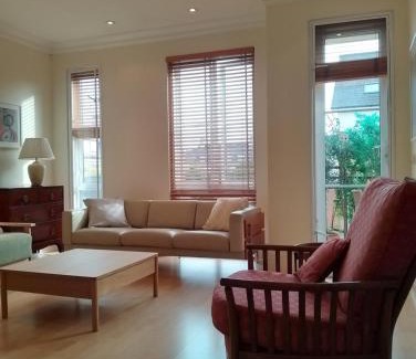 Mortlake Apartment | Beautiful apartment London Free Underground Parking