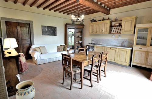 Vicchio House | Beautiful apartment with pool in the Florentine countryside!