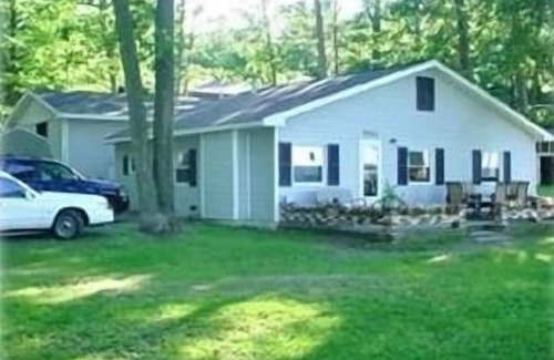 Pentwater House | Beautiful Bass Lake in Pentwater